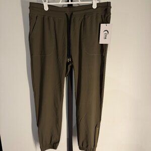 NWT - Zyia Dark Olive Peak Zipper Joggers 24" - Size L
